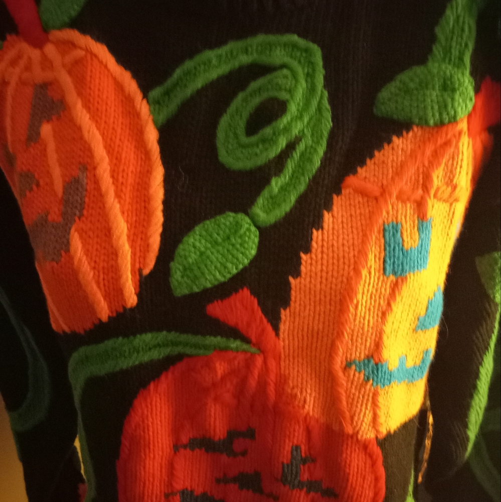 Used,not new,never worn chunky crew neck pumpkin embroidered sweater size 2 m-l. - Picture 4 of 4